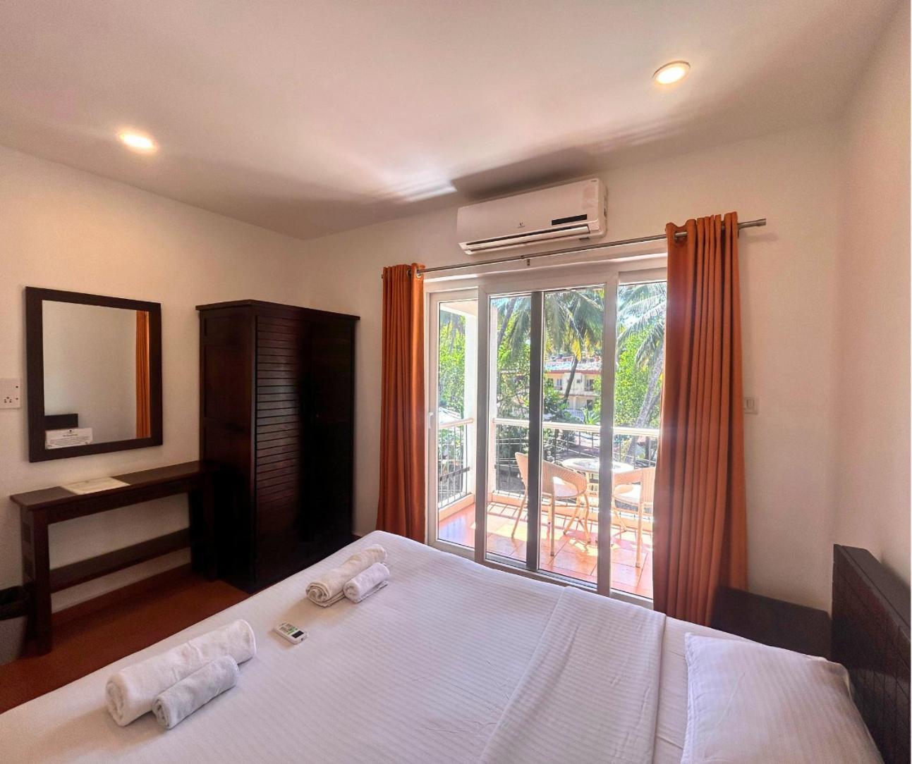 Jungle Hut-Annabelle'S Beach Apartments At Bernard Simao,Calangute,Goa Candolim Exterior foto